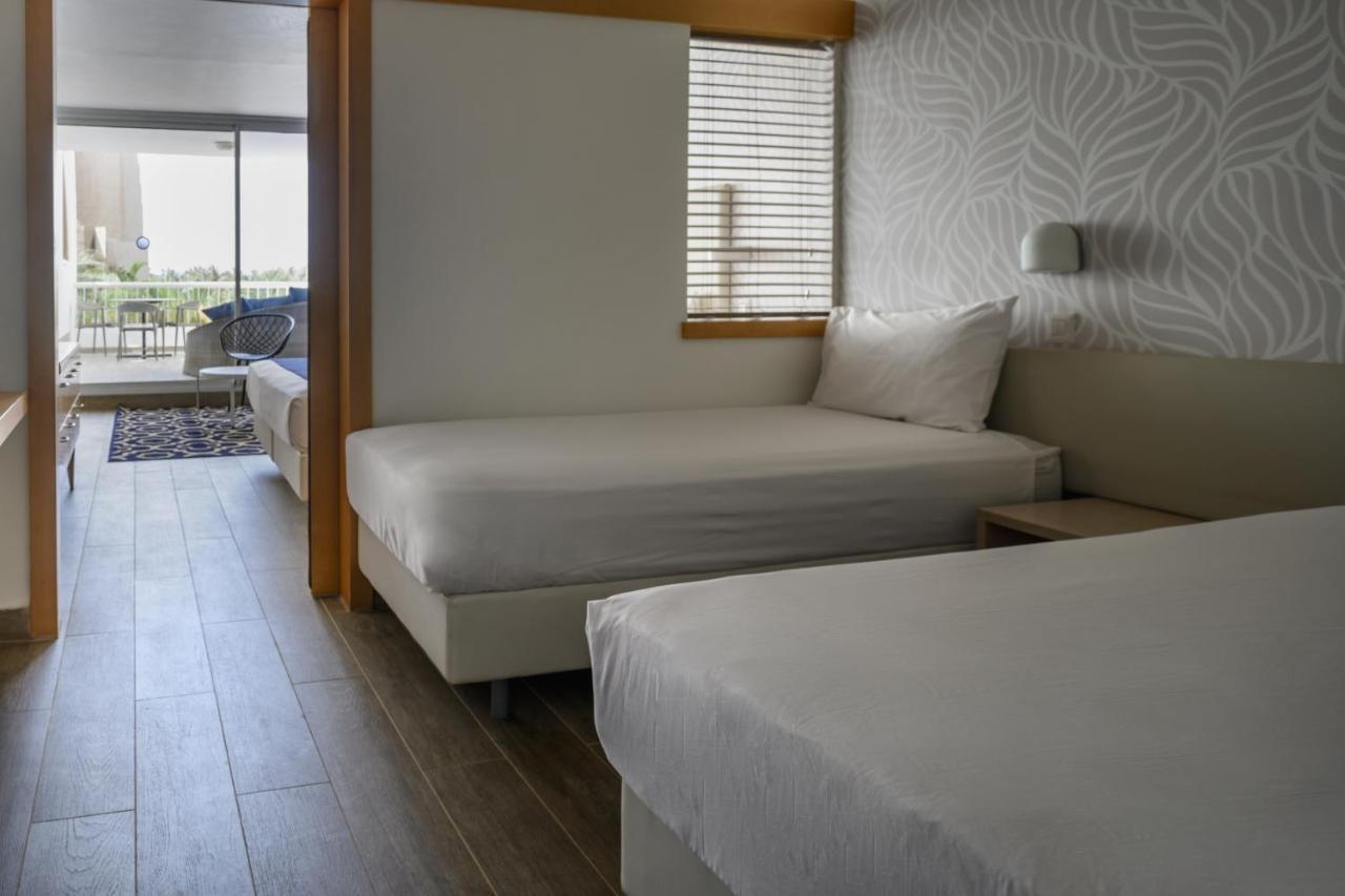 Sport Club By Isrotel Collection Eilat Bagian luar foto